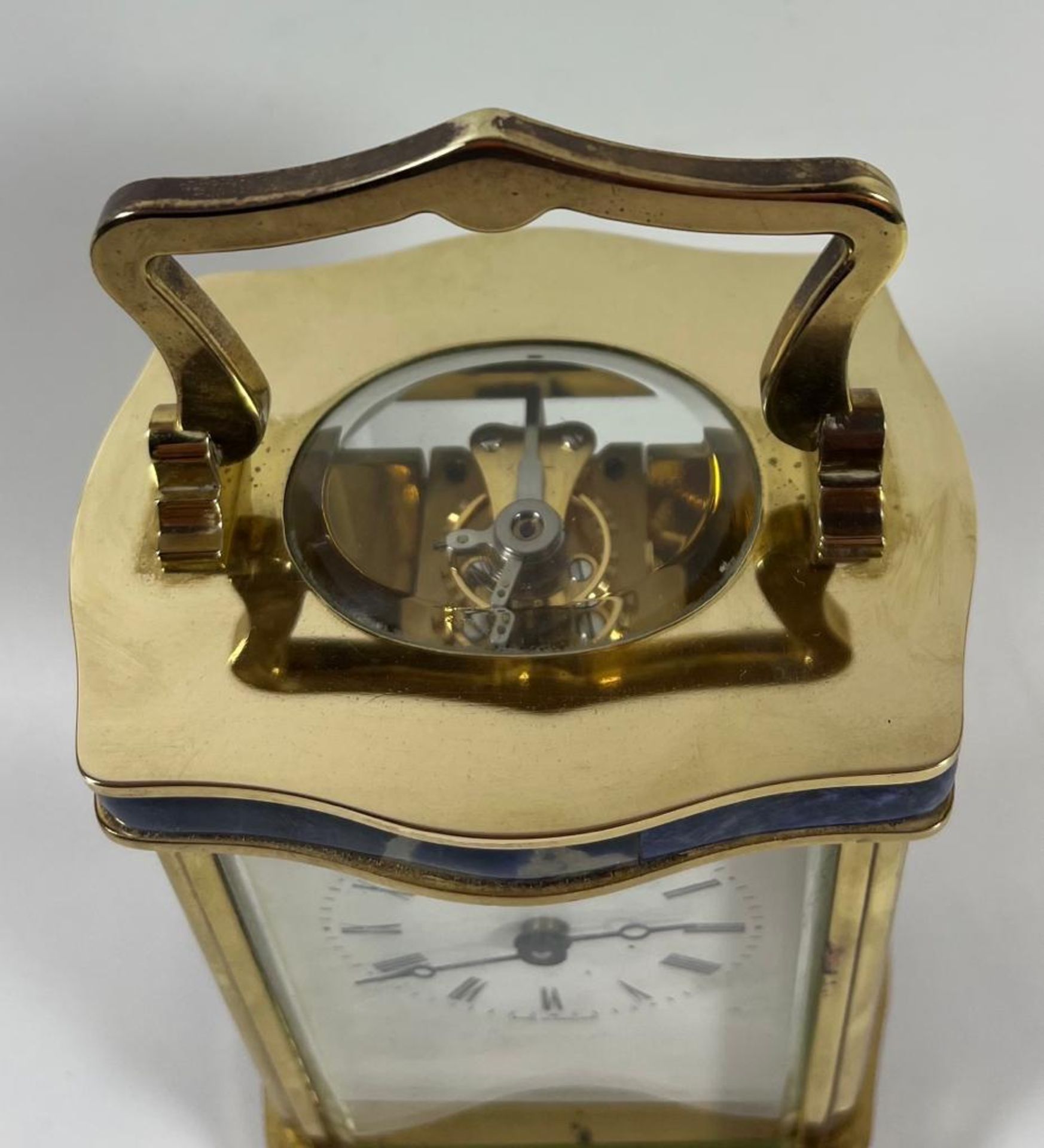 A QUALITY ENGLISH ANGELUS BRASS CASED CARRIAGE CLOCK WITH LAPIS LAZULI BANDED DESIGN, WORKING AT - Image 2 of 5