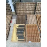 AN ASSORTMENT OF SMALL WOODEN PRINTERS TRAYS AND A QUANTITY OF WOODEN BLOCKS