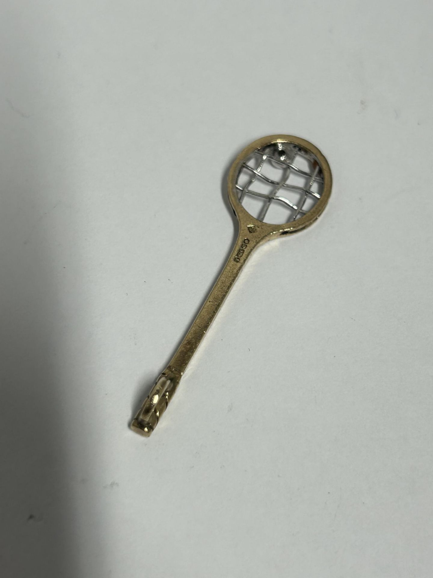 A LATE 2OTH CENTURY 9CT YELLOW GOLD AND DIAMOND TENNIS RACKET PENDANT BY CJ OF SHEFFIELD 1984, - Image 2 of 5
