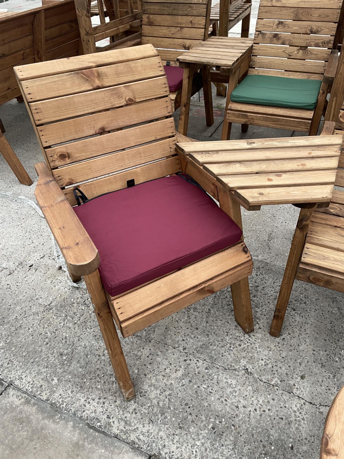 AN AS NEW EX DISPLAY CHARLES TAYLOR PATIO SET COMPRISING OF A TWO SEATER BENCH, TWO CHAIRS, TWO - Image 2 of 5