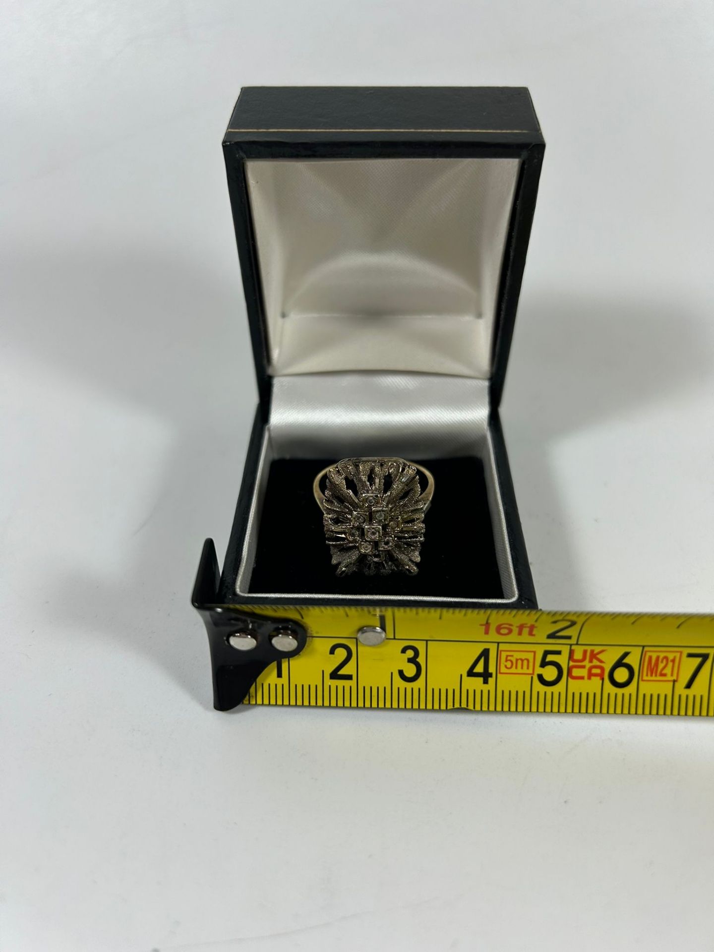 A BOXED ART DECO STYLE SILVER GILT MARCASITE RING - Image 4 of 4