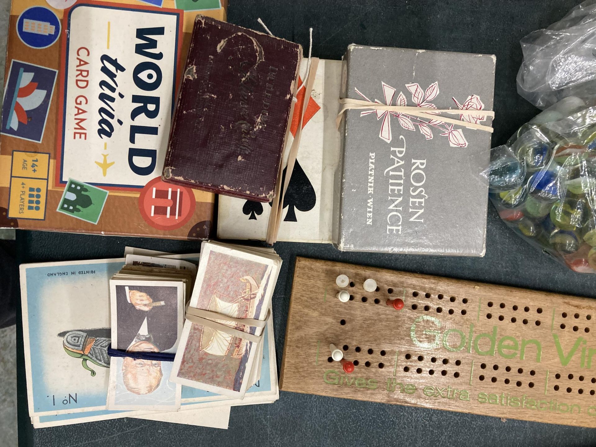 A COLLECTION OF VINTAGE GAMES, DOMINOES, CARDS, MARBLES ETC - Image 4 of 4