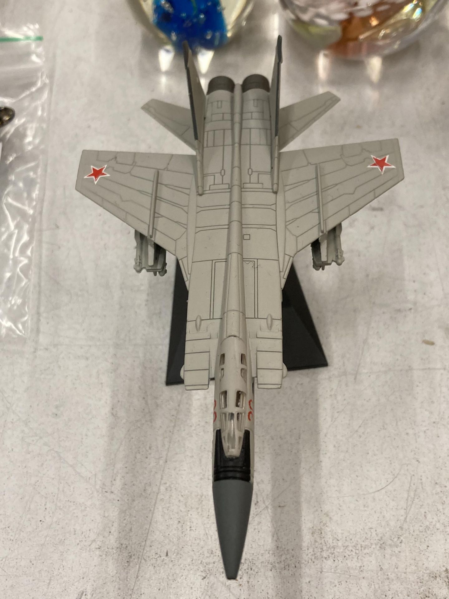 A HIGH DETAIL MODEL OF A RUSSIAN MNR-31 FIGHTER JET, HEIGHT 8CM - Image 2 of 4