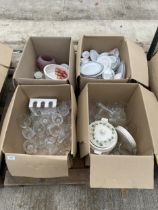 AN ASSORTMENT OF HOUSEHOLD CLEARANCE ITEMS