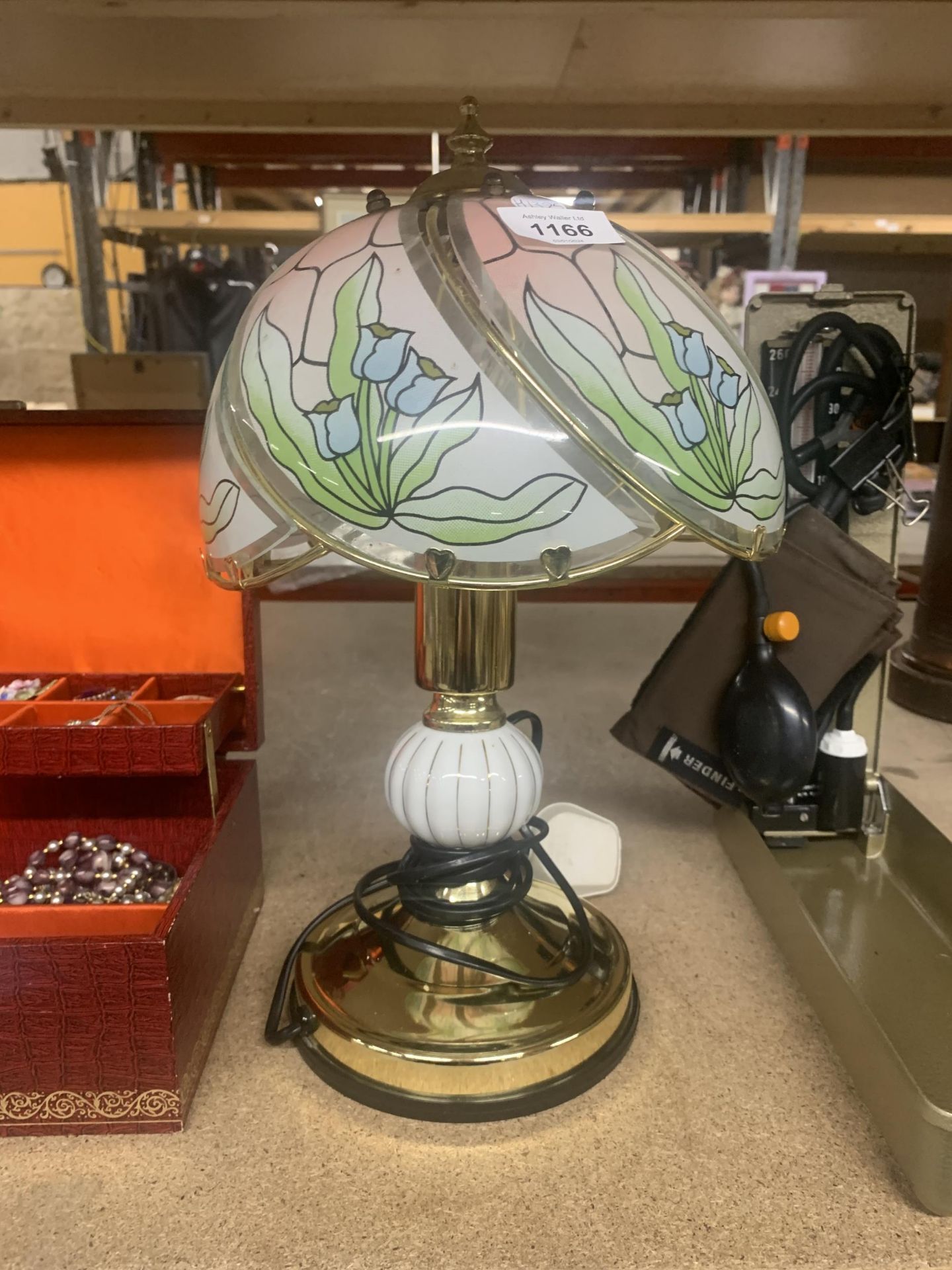 A VINTAGE STYLE BRASS TABLE LAMP