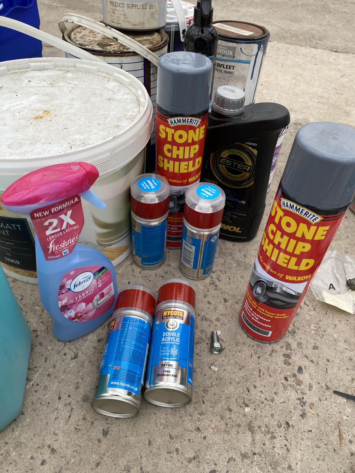 AN ASSORTMENT OF PAINTS, SPRAYS AND MOTOR OILS ETC - Image 2 of 5