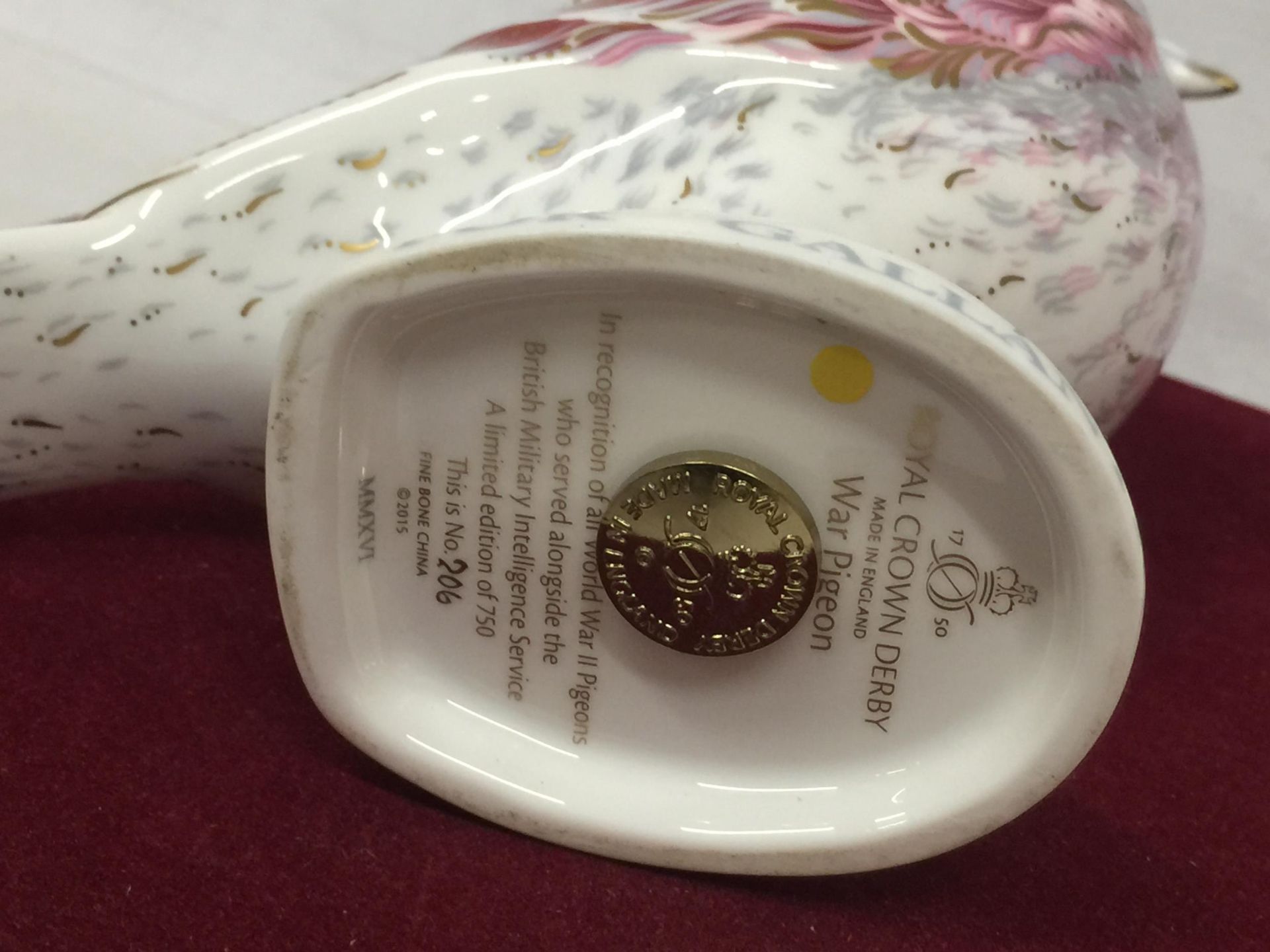 A ROYAL CROWN DERBY BOXED WAR PIGEON LIMITED EDITION PAPER WEIGHT - Image 4 of 5