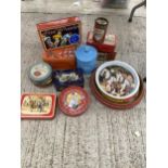 AN ASSORTMENT OF VINTAGE TINS AND TRAYS