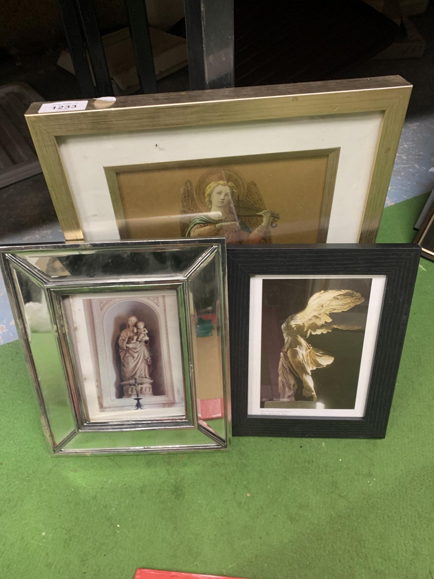 A GROUP OF FRAMED PRINTS, RELIGIOUS EXAMPLES ETC - Bild 2 aus 3