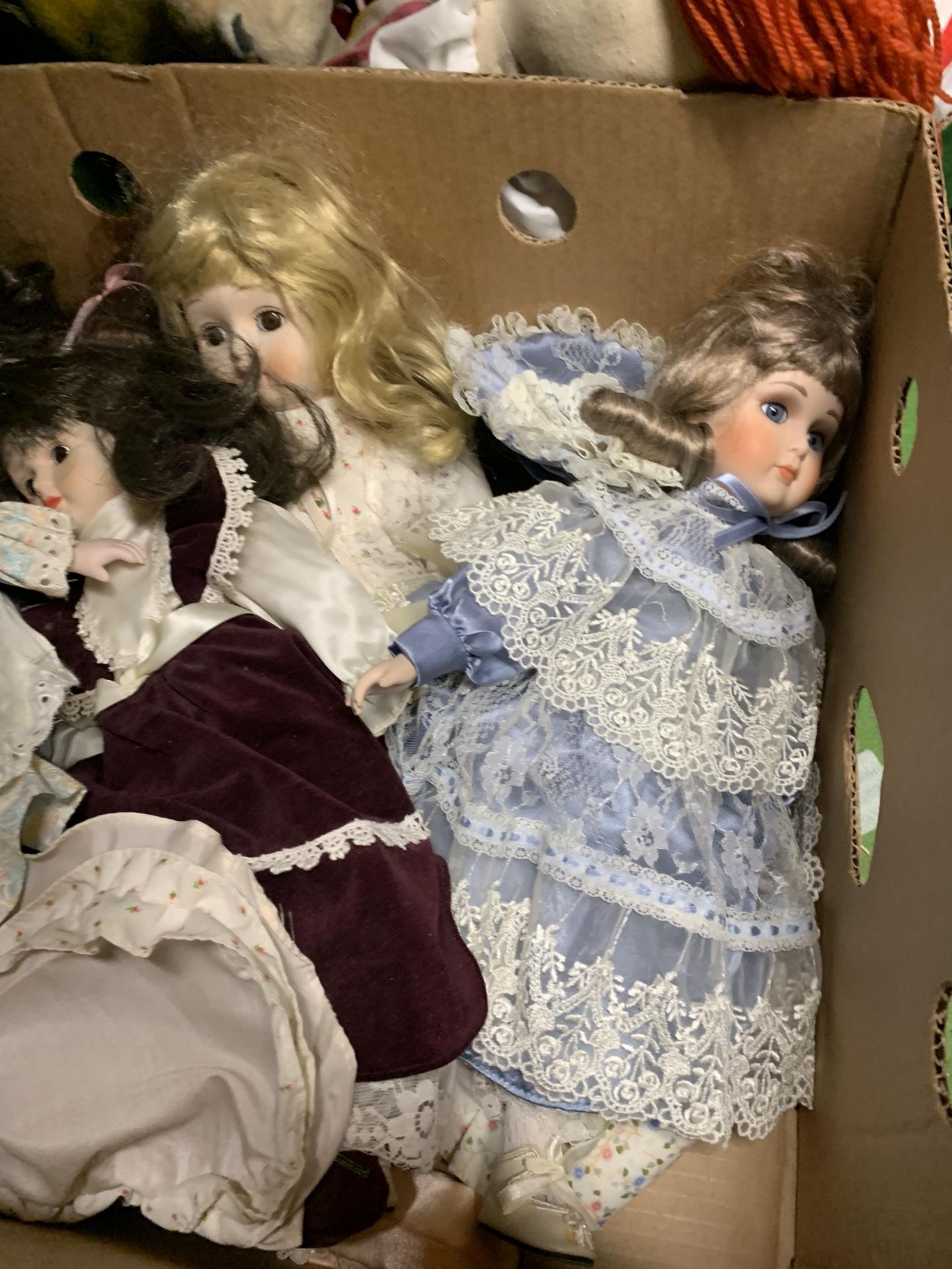 A COLLECTION OF PORCELAIN HEADED DOLLS IN COSTUMES - 7 IN TOTAL - Image 2 of 3