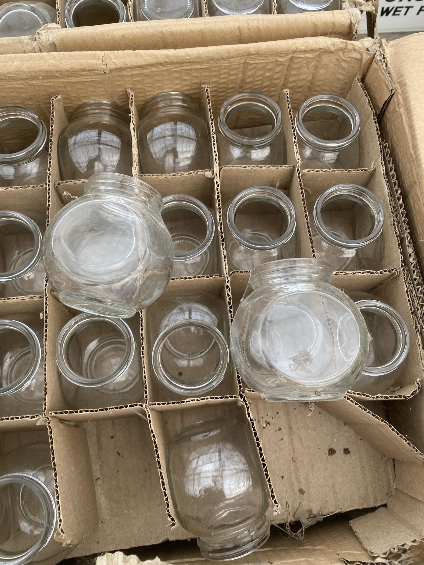 A LARGE QUANTITY OF AS NEW SMALL GLASS JARS TO INCLUDE KILNER - Image 3 of 3