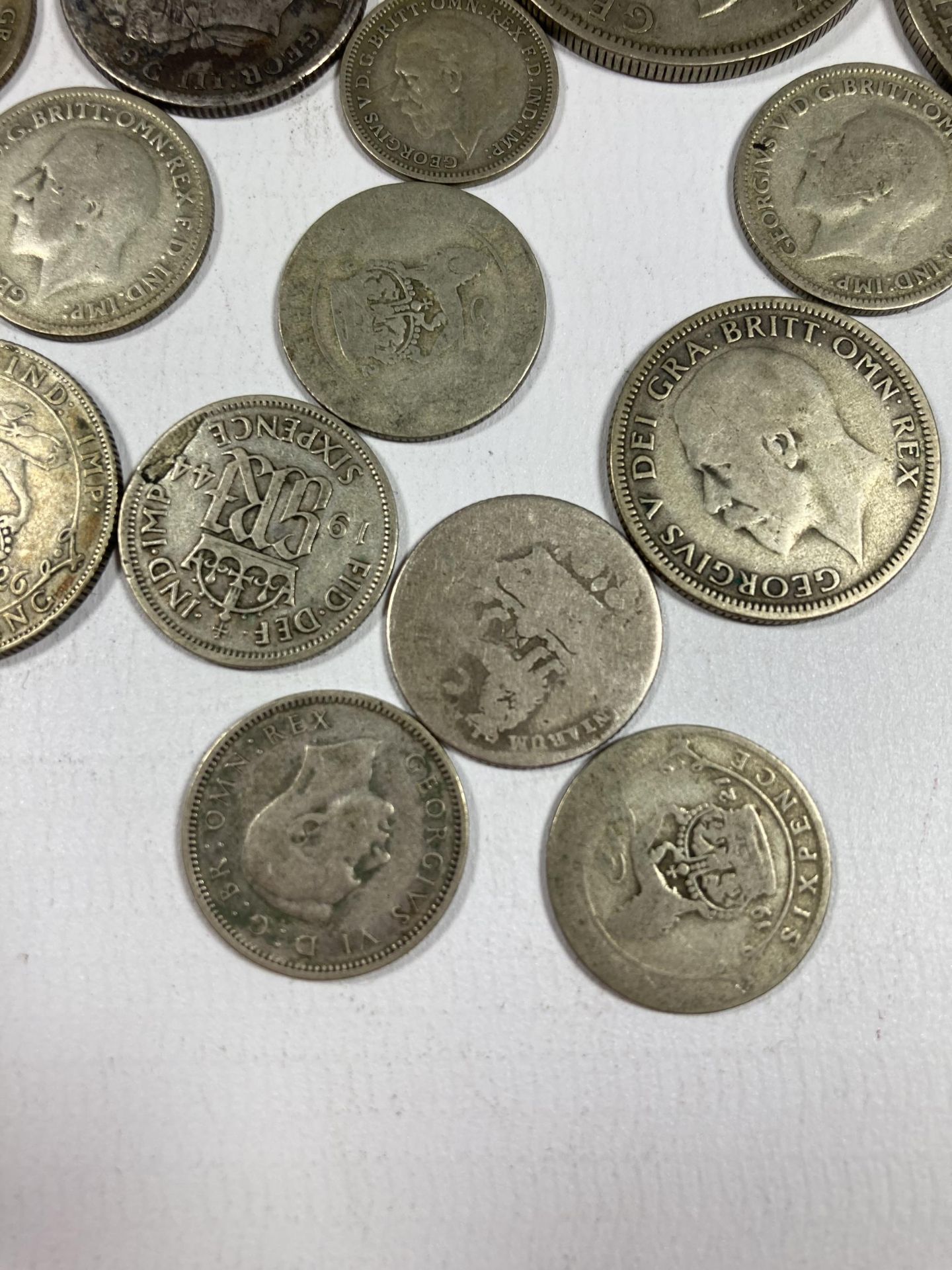 UK A SELECTION OF SILVER COINAGE , 1817 – 1944 . TOTAL WEIGHT IS 114GMS - Image 3 of 5