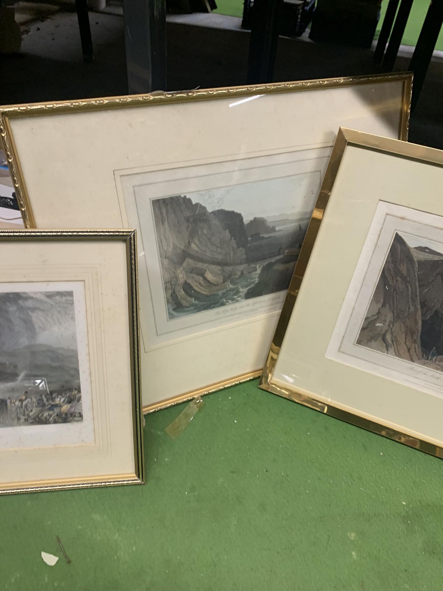 A GROUP OF FOUR VINTAGE FRAMED ENGRAVINGS OF LANDSCAPE SCENES - Image 3 of 4