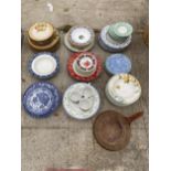 AN ASSORTMENT OF CERAMICS TO INCLUDE PLATES AND BOWLS ETC