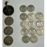 AN ASSORTMENT OF BRITISH PRE 1947 SILVER COINS TO INCLUDE TWO 1918 ONE SHILLINGS, 13 PRE 1947 SIX