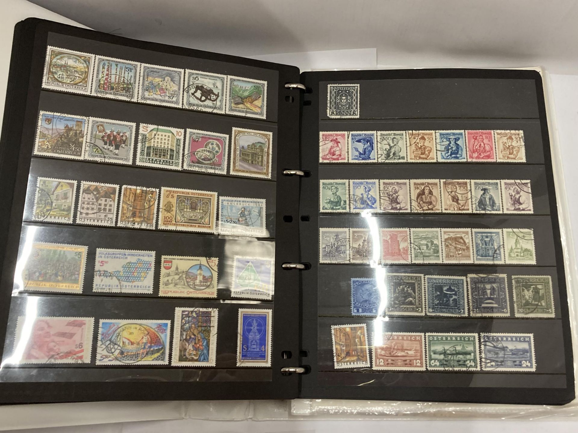 AN ALBUM OF AUSTRIAN STAMPS 1900 ONWARDS - Bild 2 aus 4