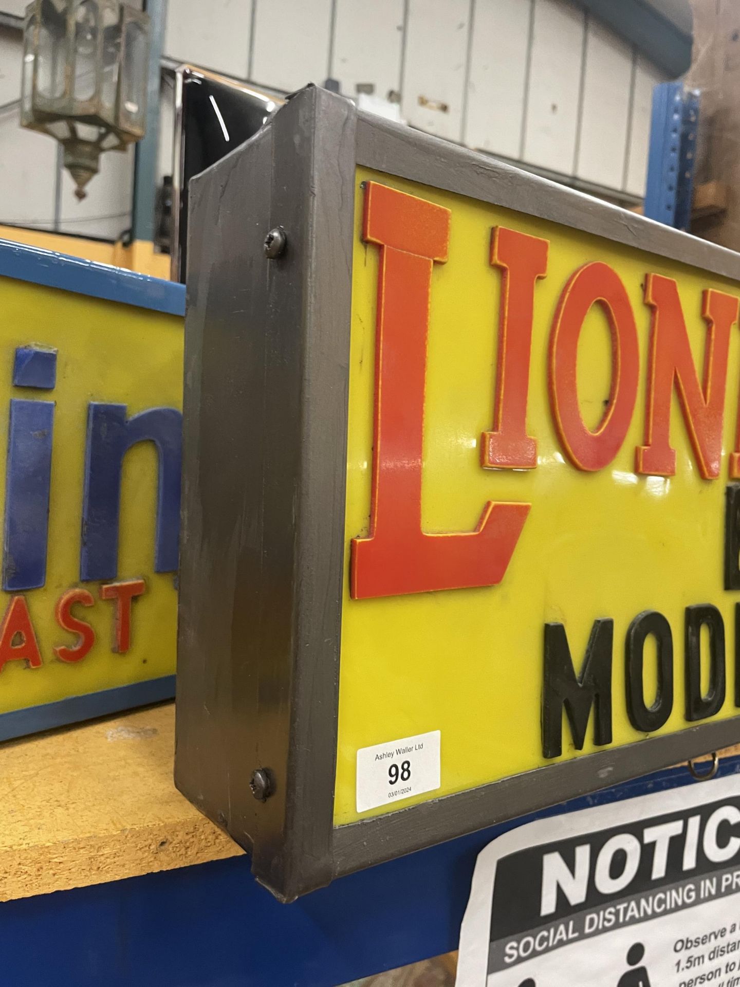 A LIONEL TRAINS ELECTRIC MODEL RAILROAD ILLUMINATED LIGHTBOX SIGN - Image 2 of 2