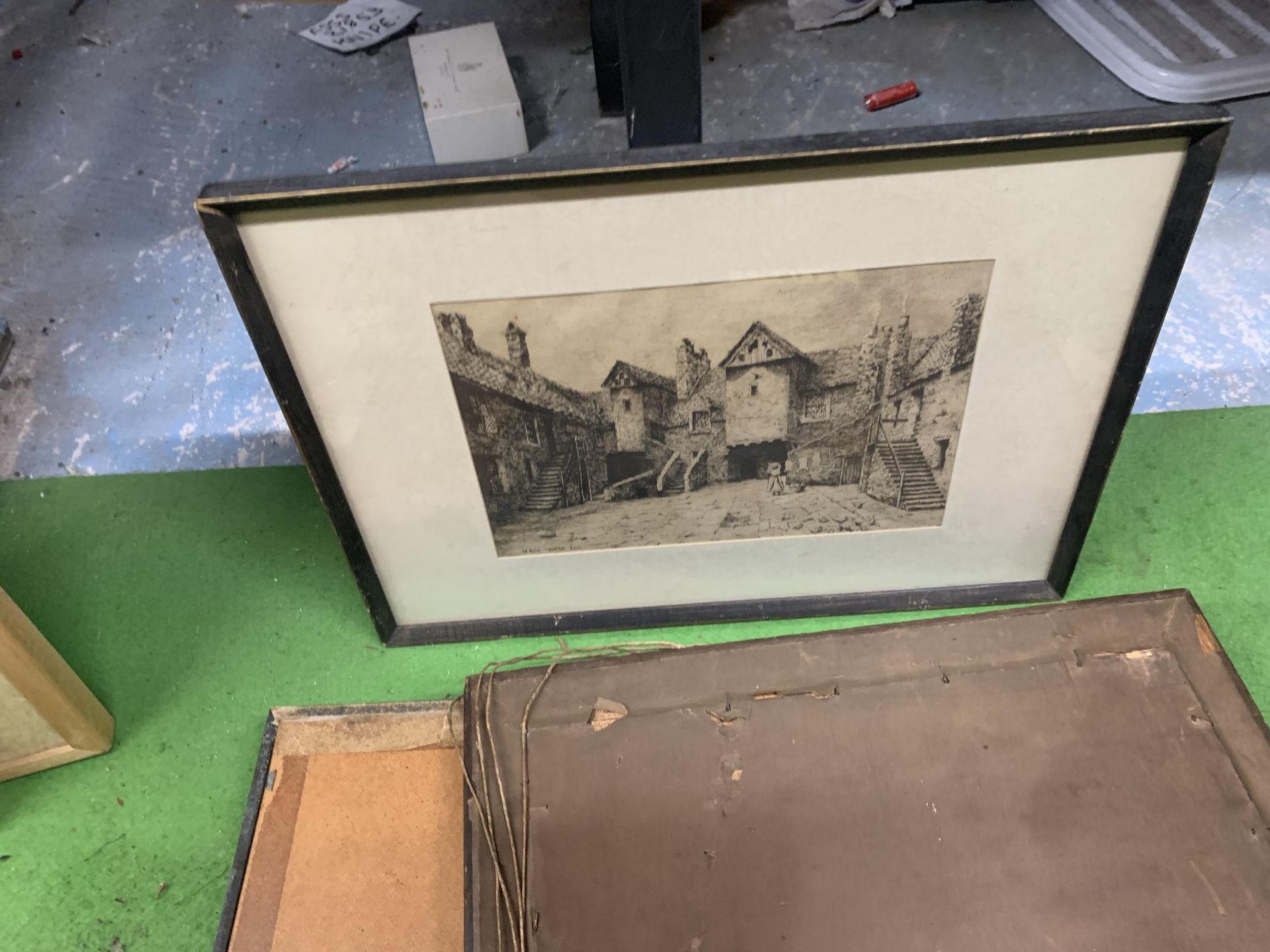 A GROUP OF VINTAGE FRAMED ENGRAVINGS - Image 3 of 3