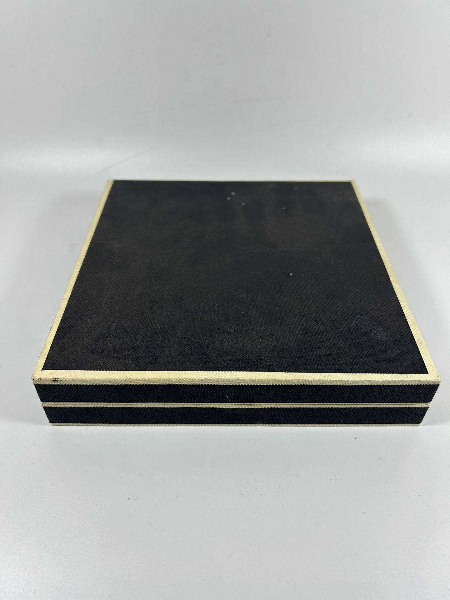 A BOXED .925 SILVER TURQUOISE STONE DESIGN PENDANT NECKLACE, 18" CHAIN LENGTH - Bild 4 aus 4