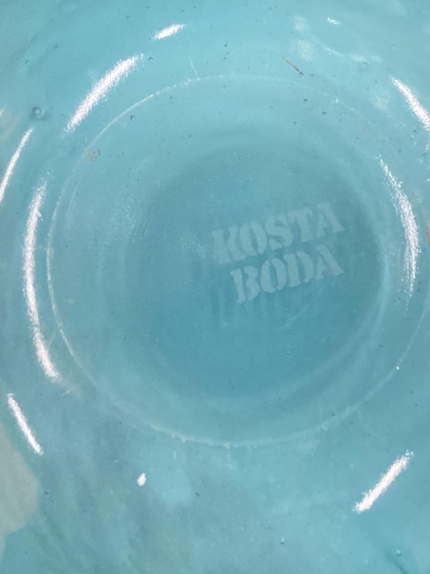 A KOSTA BODA HEAVY BLUE SWIRL GLASS BOWL - Image 4 of 4