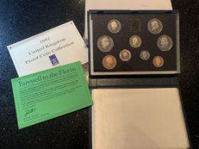 A UK 1992 PROOF COIN COLLECTION . BOXED WITH COA