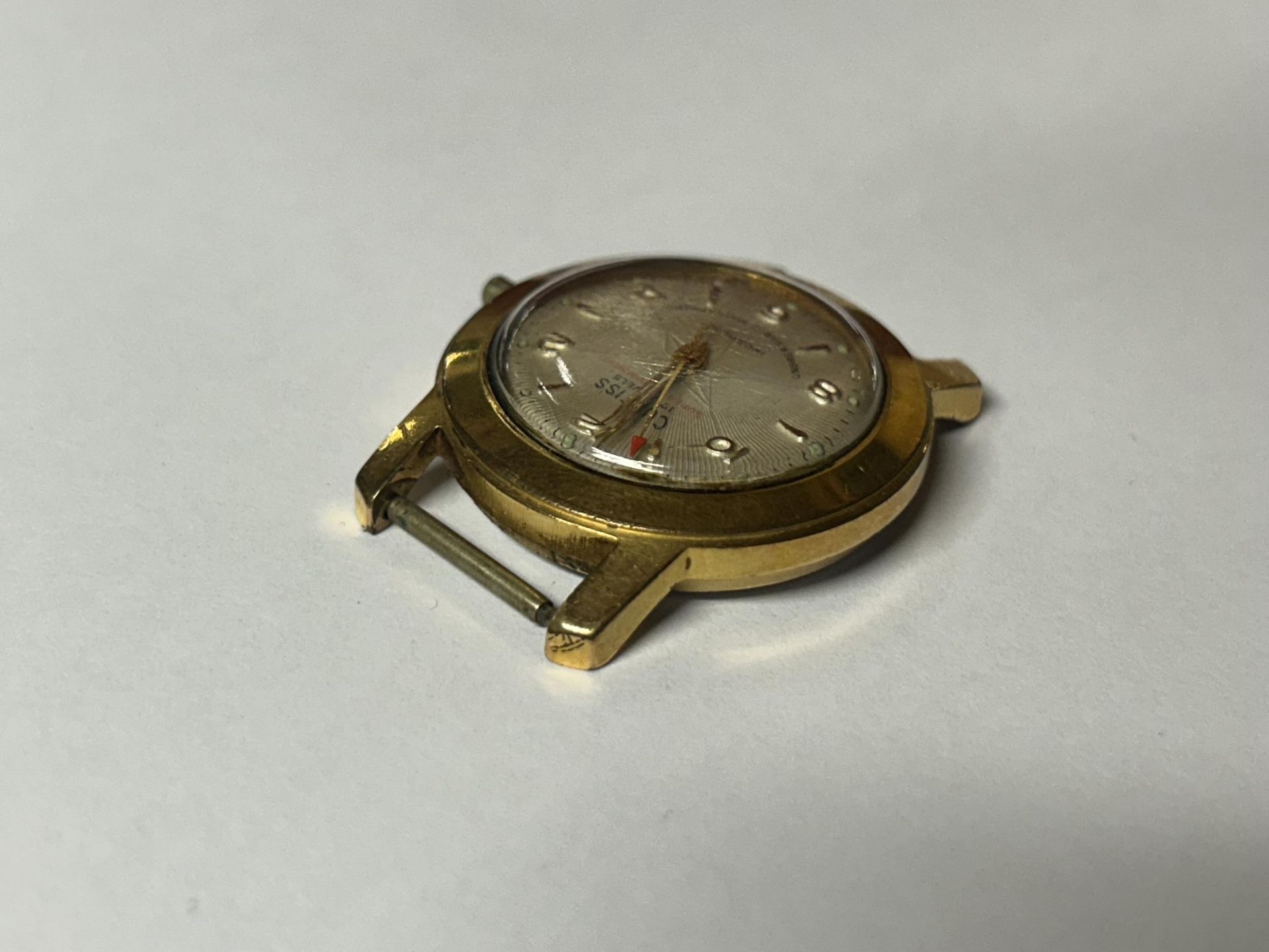 A VINTAGE MID 20TH CENTURY CURTISS SUPER-AUTOMATIC 33MM MEN'S WRISTWATCH WITH TEXTURED DIAL AND - Image 3 of 4