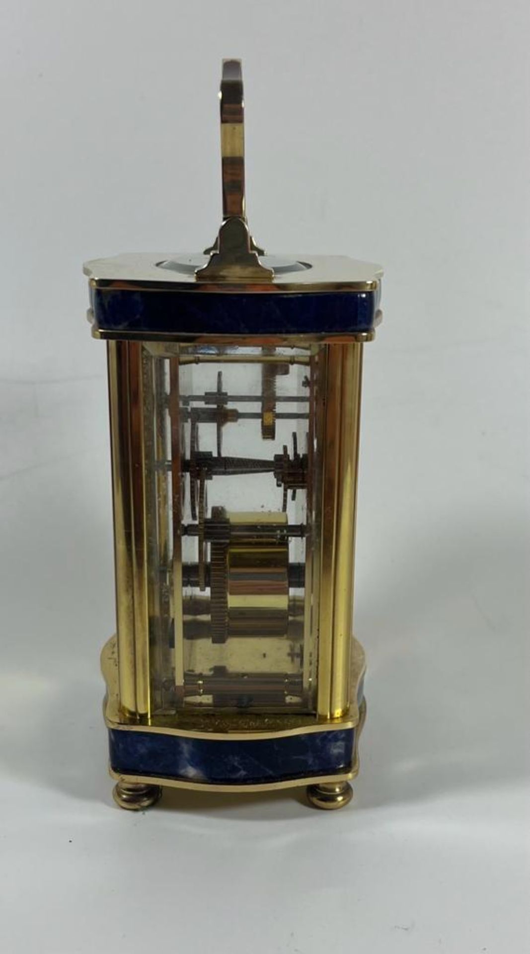 A QUALITY ENGLISH ANGELUS BRASS CASED CARRIAGE CLOCK WITH LAPIS LAZULI BANDED DESIGN, WORKING AT - Image 4 of 5