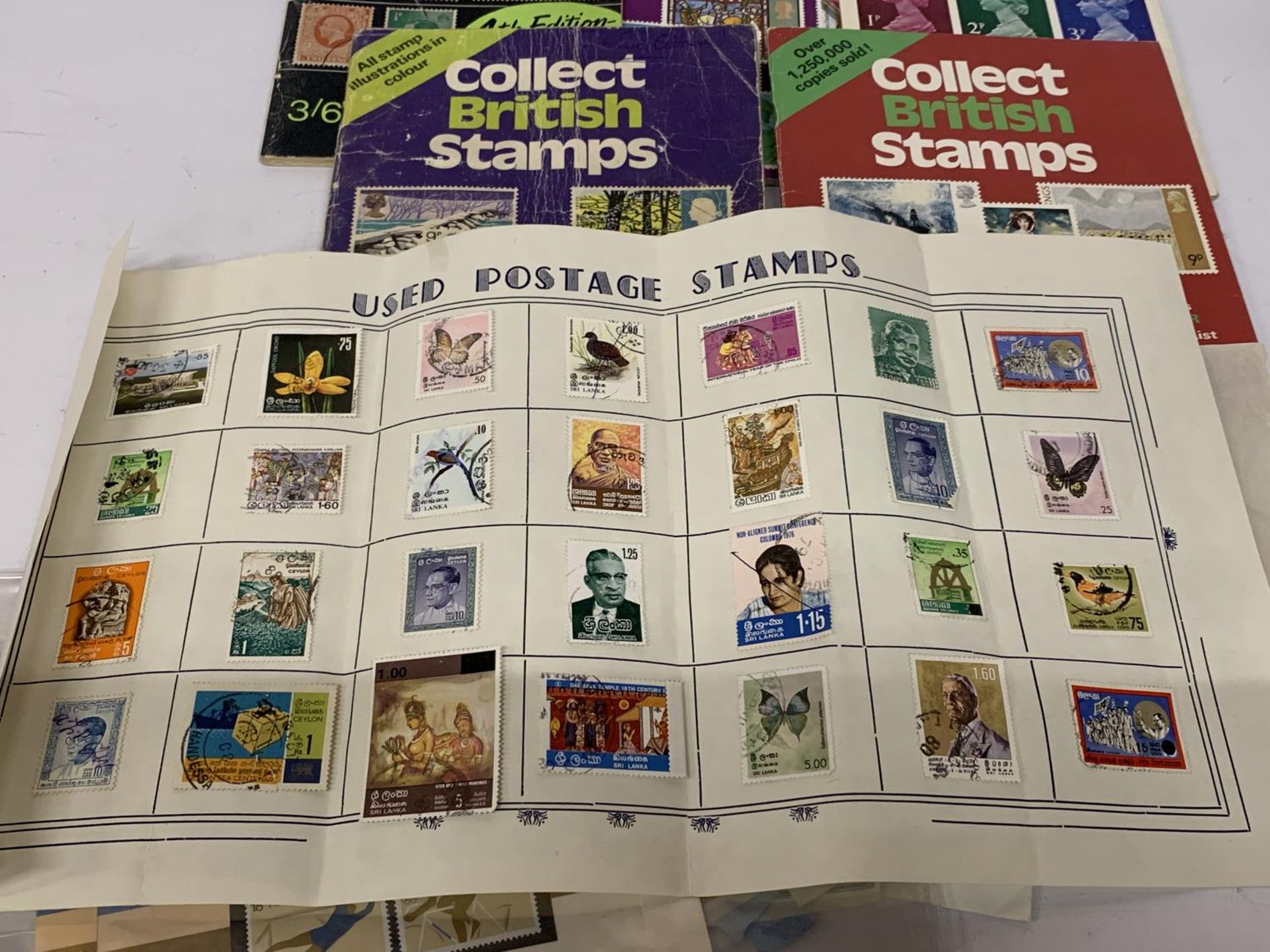 A QUANTITY OF BRITISH STAMP COLLECTOR'S BOOKS TOGETHER WITH A QUANTITY OF LOOSE STAMPS - Image 2 of 5
