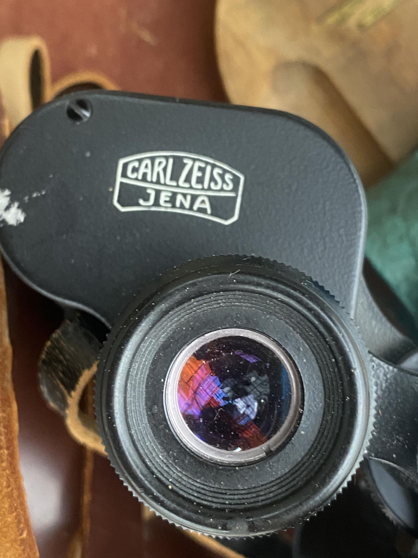 A VINTAGE PAIR OF BINOCULARS WITH CARRY CASE AND A VINTAGE STAMP - Image 3 of 4
