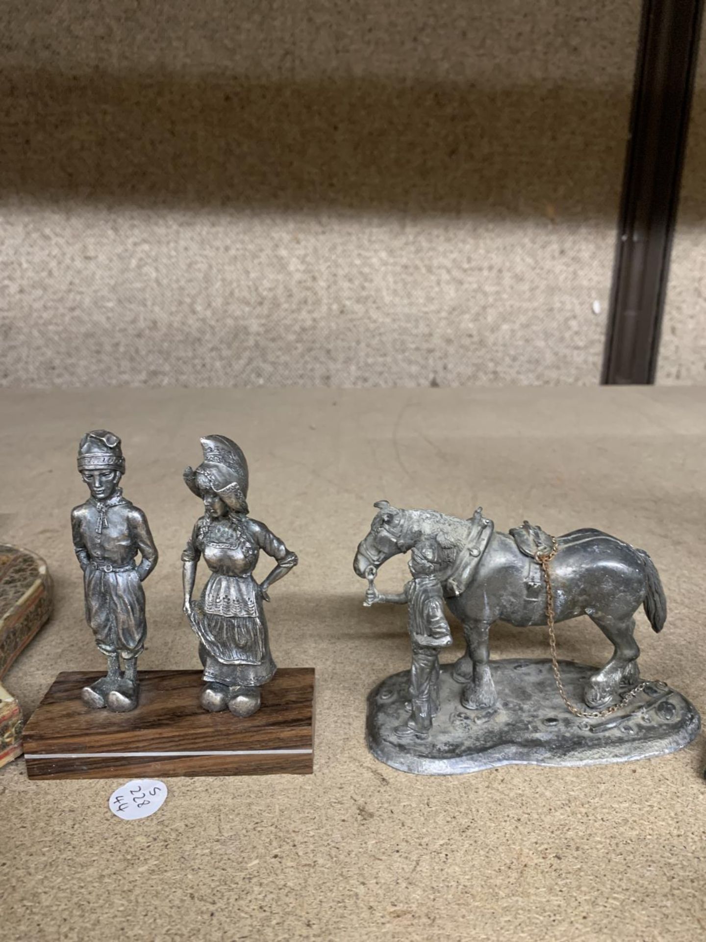 FIVE CAST PEWTER FIGURES - Bild 2 aus 4