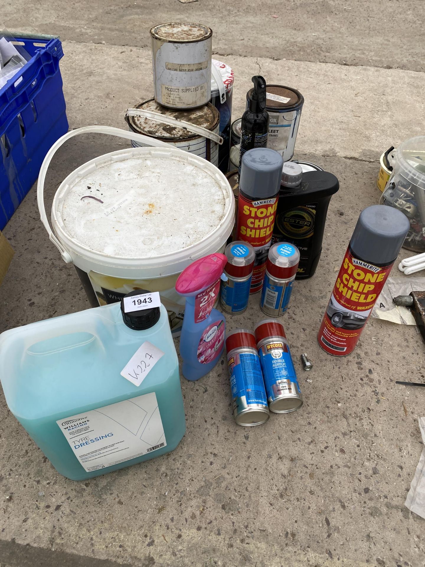 AN ASSORTMENT OF PAINTS, SPRAYS AND MOTOR OILS ETC