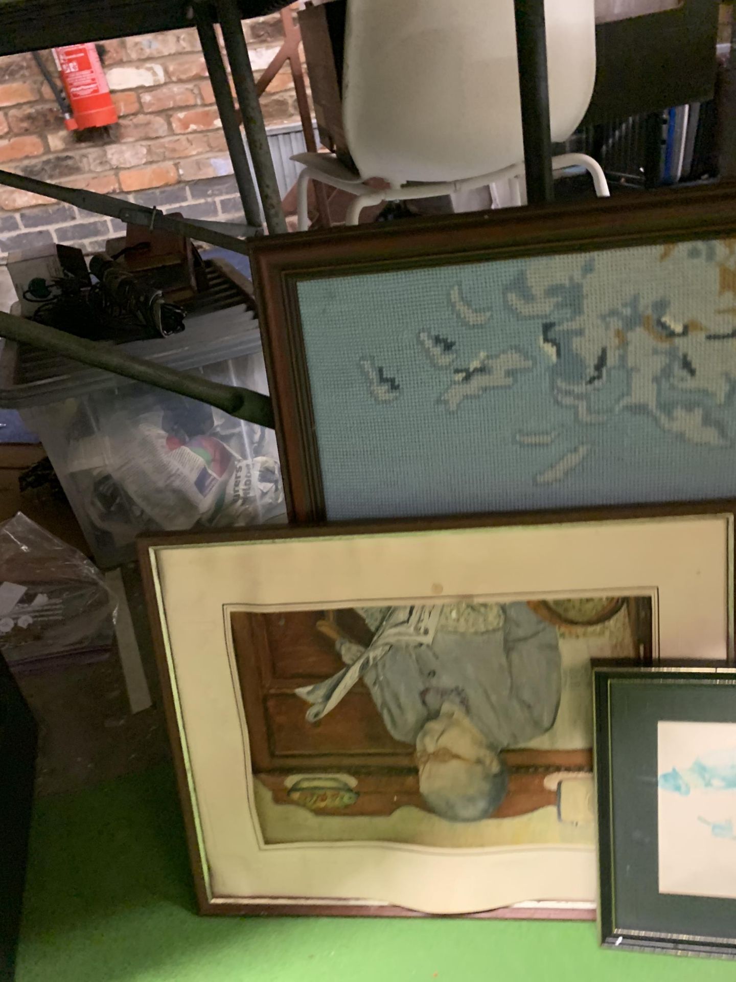 A MIXED LOT OF FRAMED PRINTS, EMBROIDERED STEAM ENGINE ETC - Bild 3 aus 4