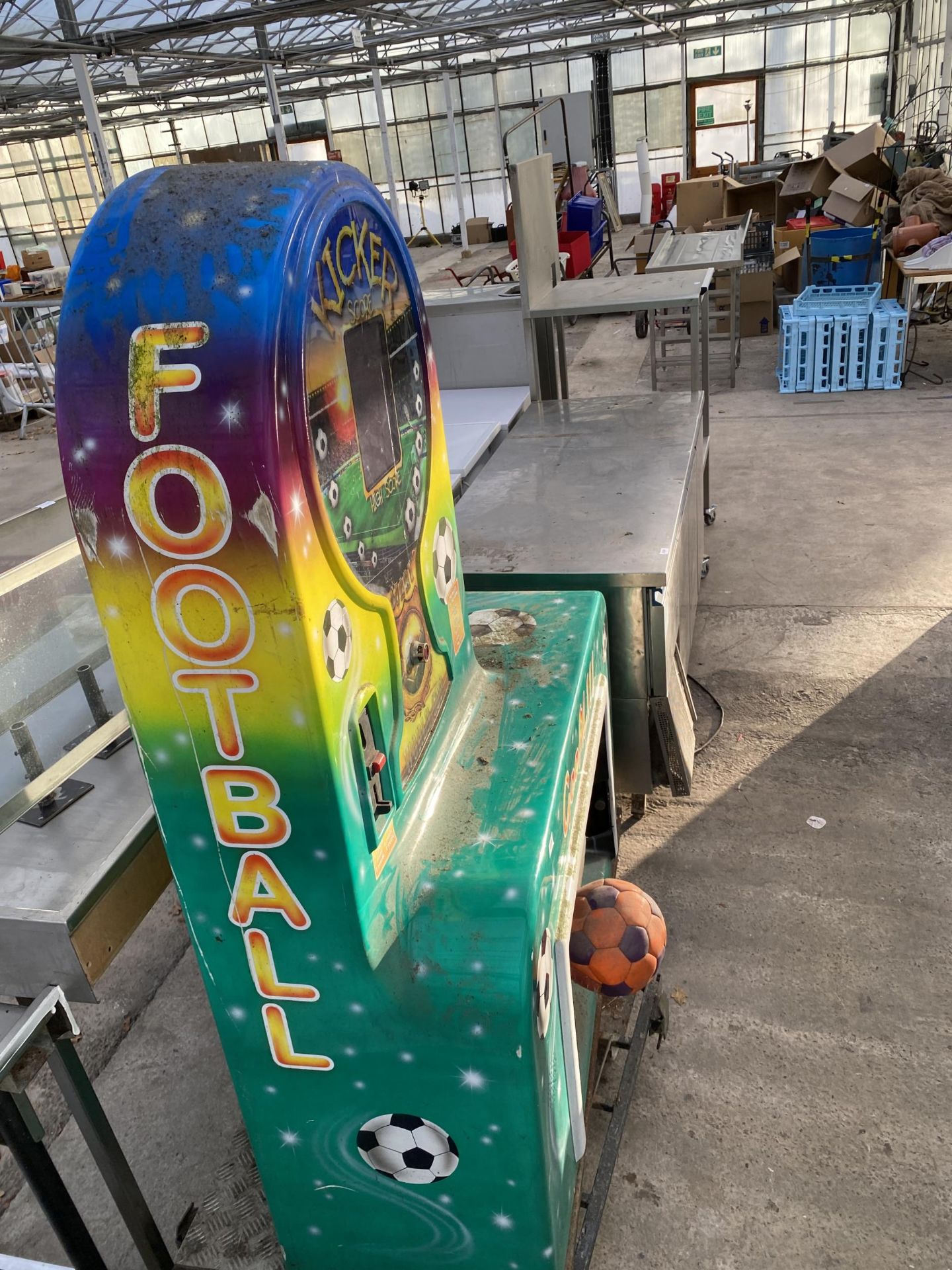 A LARGE INDUSTRIAL KICKER SCORE FOOTBALL MACHINE - Image 5 of 5