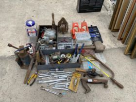 AN ASSORTMENT OF TOOLS TO INCLUDE A BOTTLE JACK, BRACE DRILL AND SPANNERS ETC