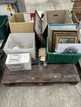 AN ASSORTMENT OF HOUSEHOLD CLEARANCE ITEMS