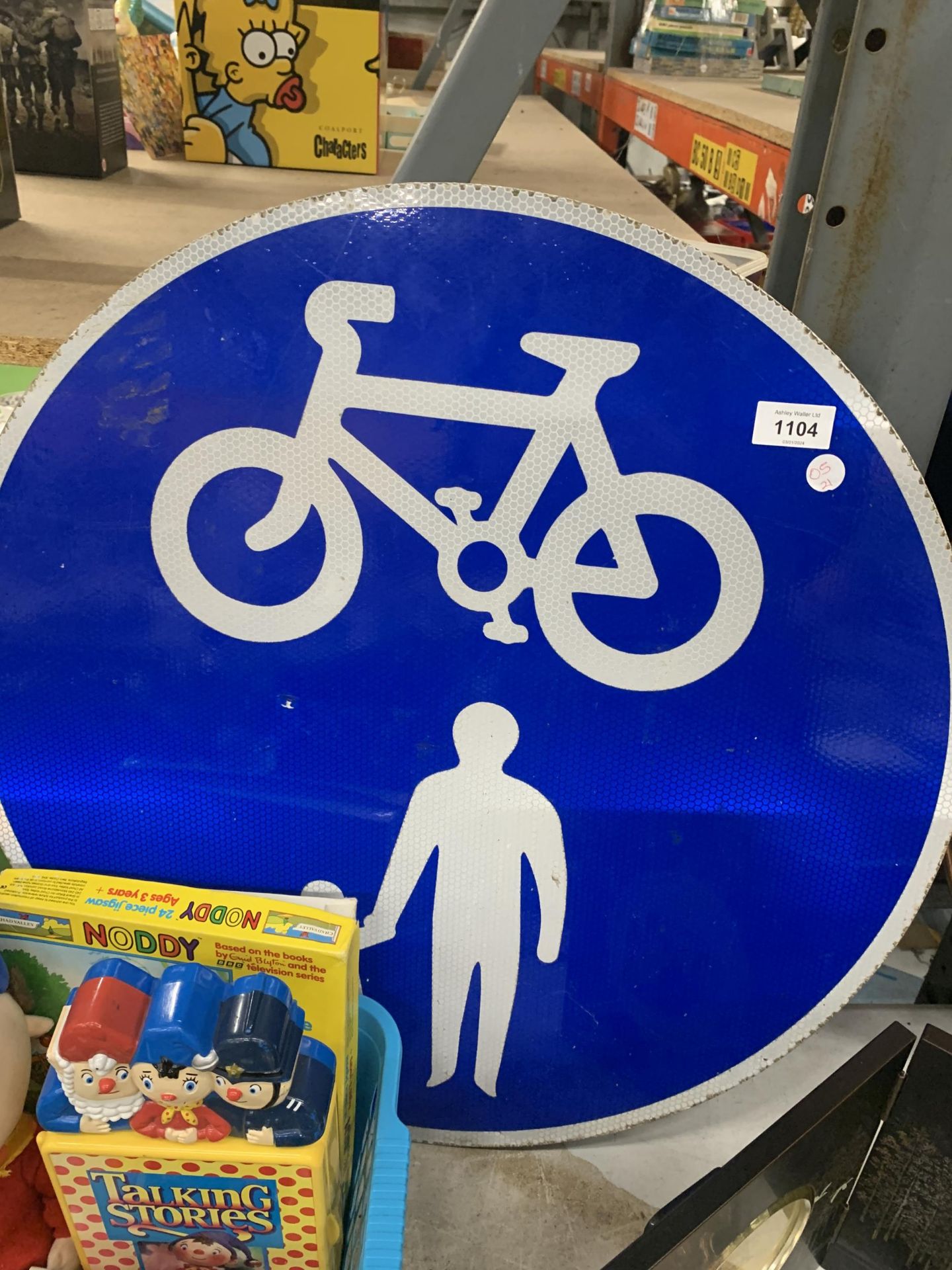 A CYCLING TRAFFIC SIGN