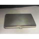 A HALLMARKED BIRMINGHAM SILVER GOLD EDGED CIGARETTE CASE