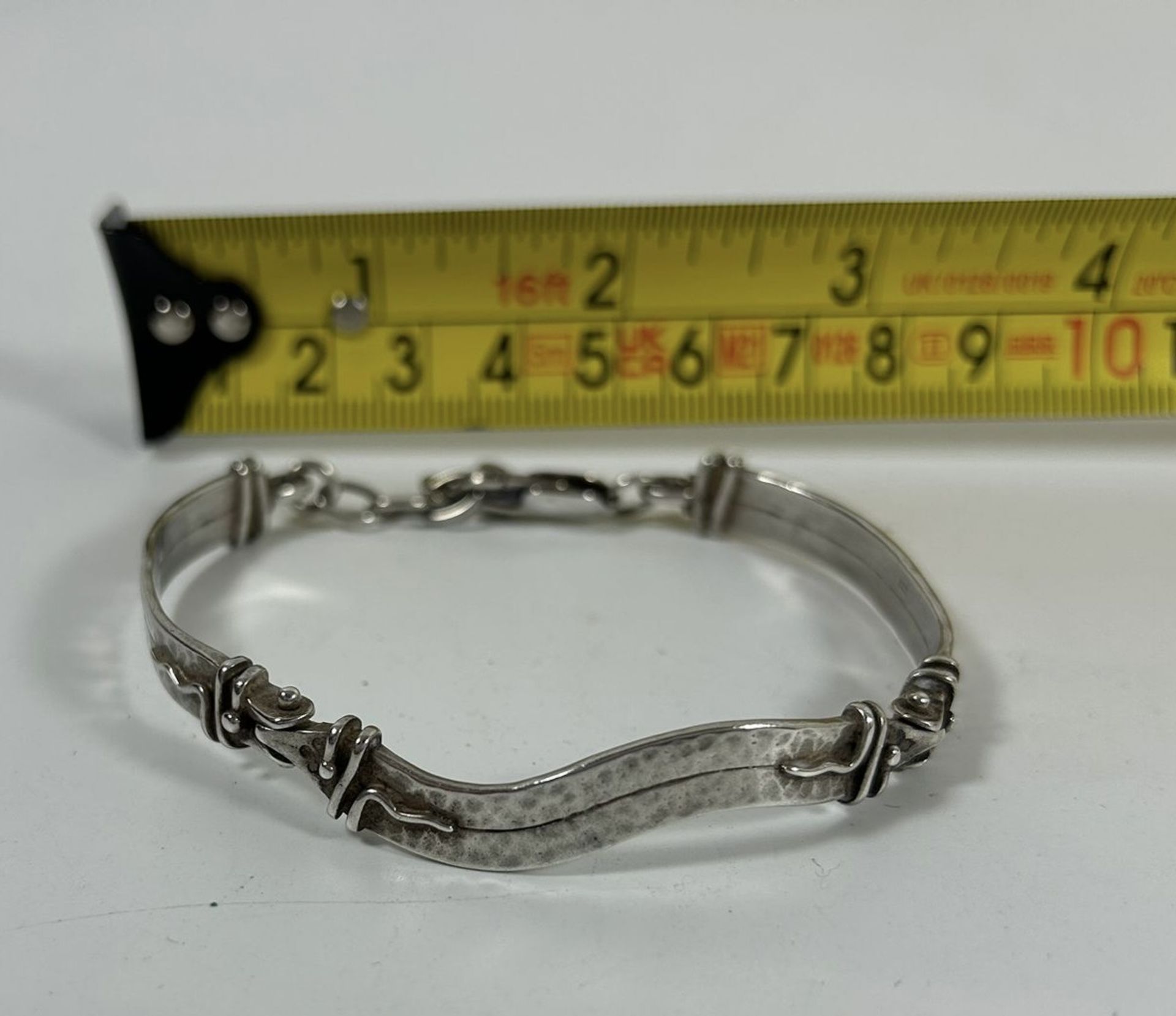 A .925 SILVER ORNATE BRACELET - Image 3 of 3