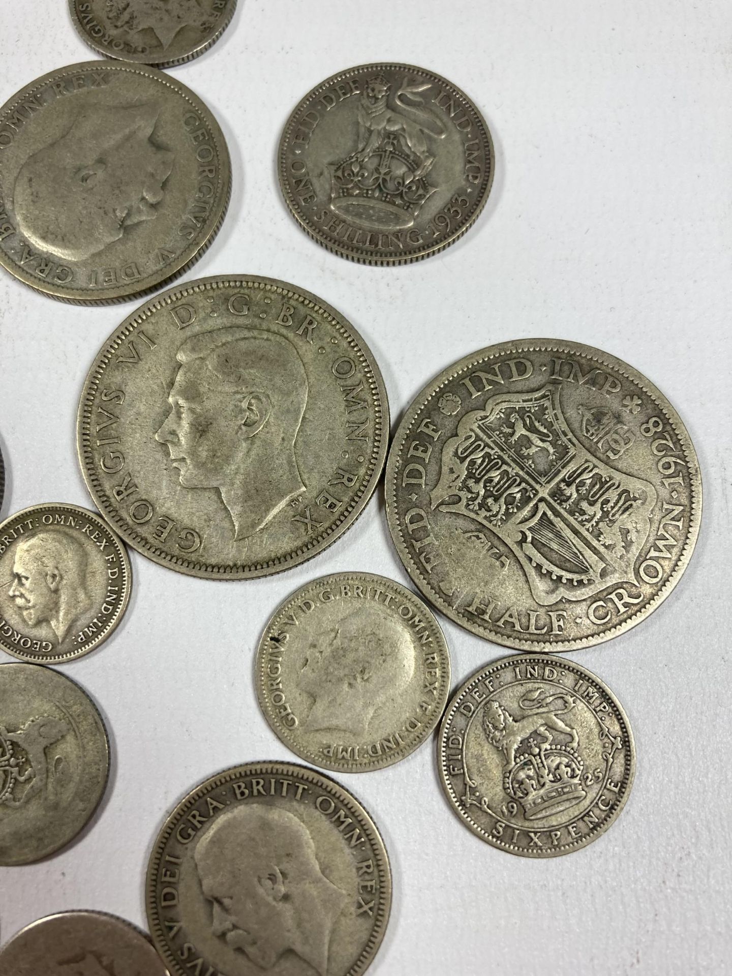 UK A SELECTION OF SILVER COINAGE , 1817 – 1944 . TOTAL WEIGHT IS 114GMS - Image 4 of 5