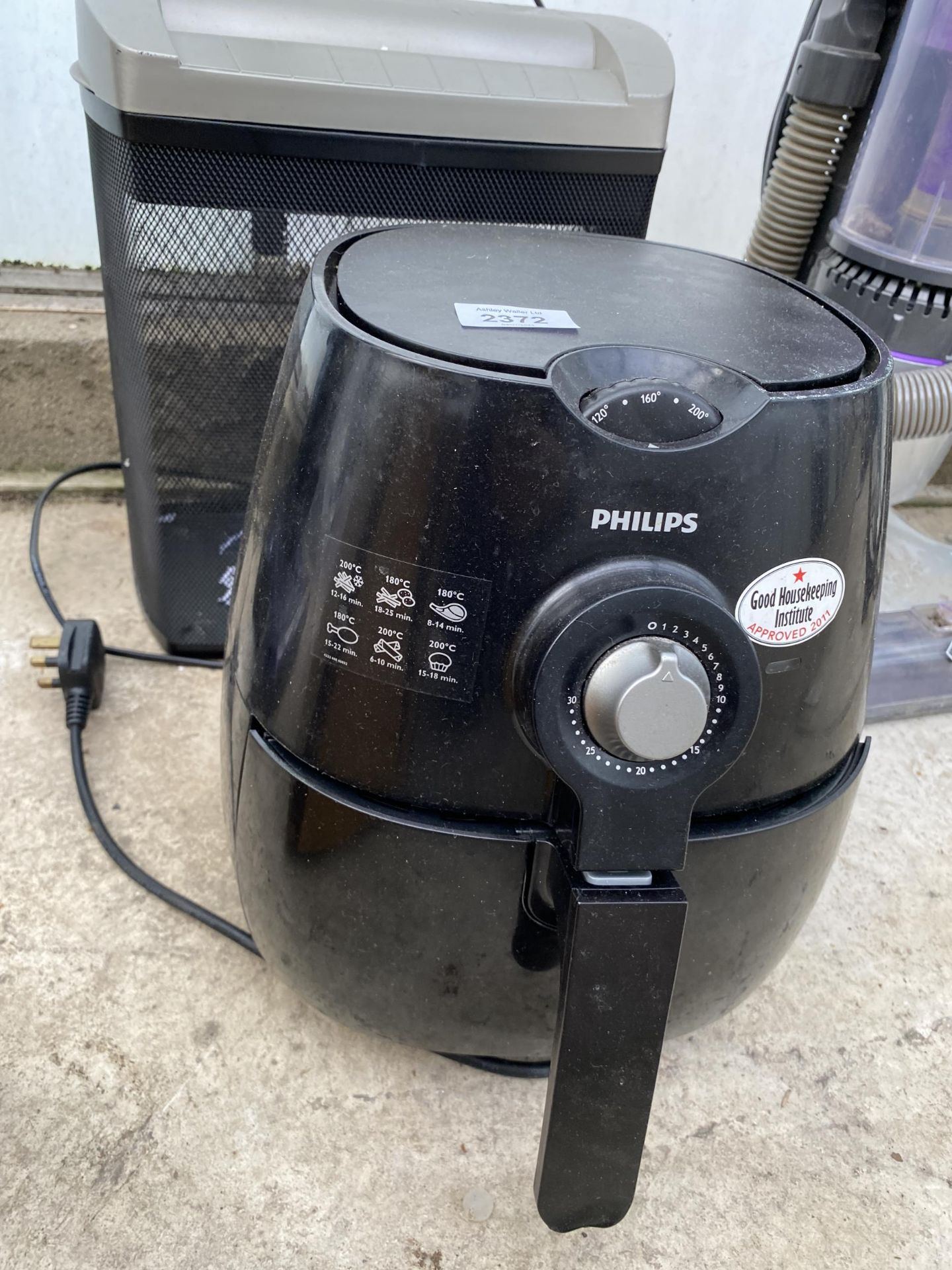 A PHILIPS ACTIFRYER AND A PAPER SHREDDER - Image 2 of 2