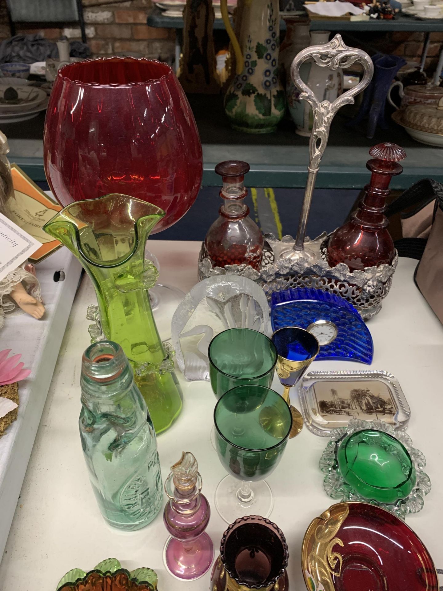 A COLLECTION OF COLOURED GLASSWARE AND FURTHER ITEMS, SILVER PLATED AND CRANBERRY GLASS DECANTER - Image 3 of 4