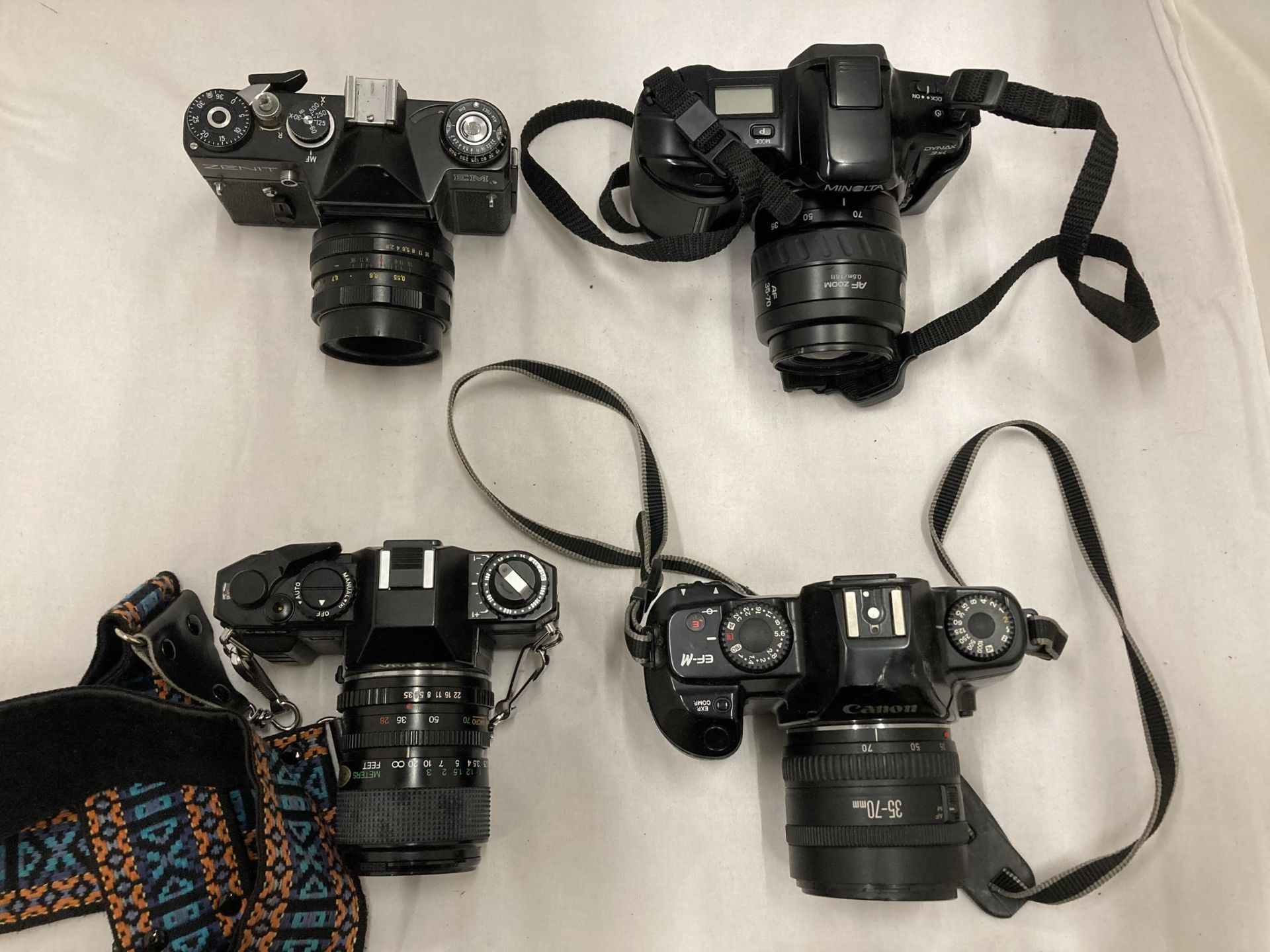 A COLLECTION OF VINTAGE CAMERAS TO INCLUDE CANON EF-M, VIVITAR, ZENIT AND MINOLTA, WITH ASSORTED - Image 3 of 5