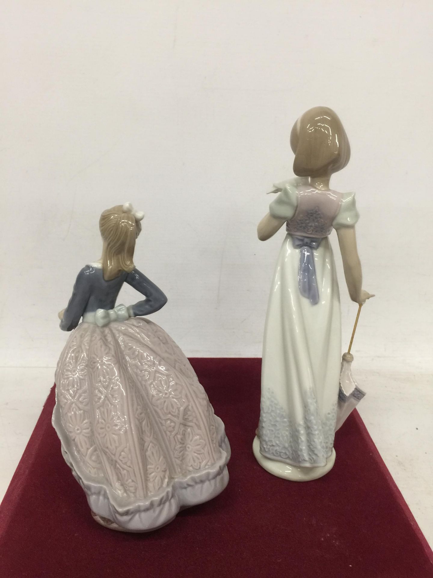 TWO LLADRO GIRL FIGURES, ONE NO. 7611 - Image 2 of 3