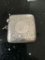 A HALLMARKED BIRMINGHAM SILVER VESTA CASE