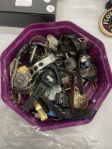 A LARGE QUANTITY OF WATCHES TO INCLUDE DIGITAL EXAMPLES