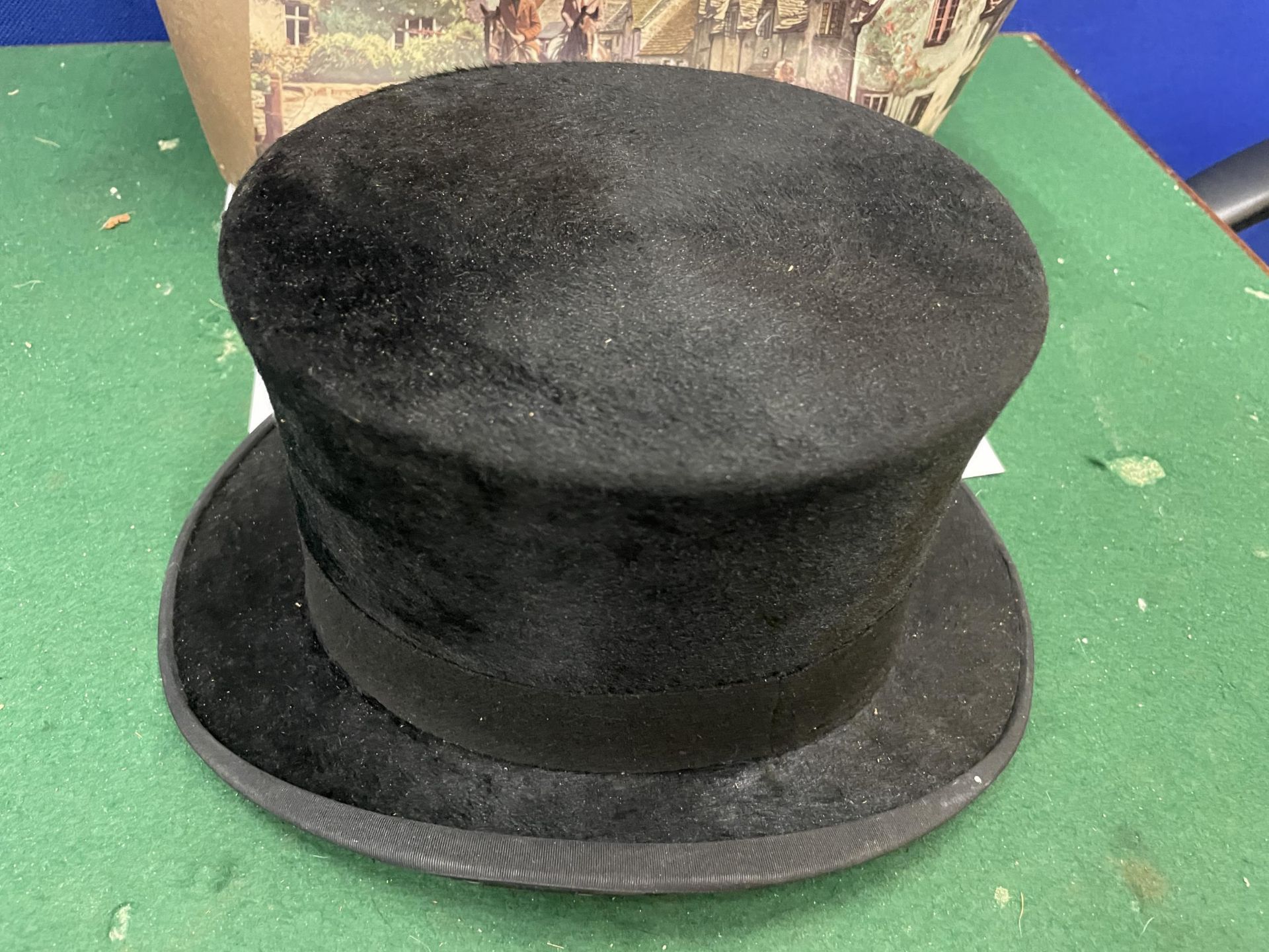 A DUNN & CO LONDON BLACK SILK TOP HAT WITH A BOX - Image 2 of 4