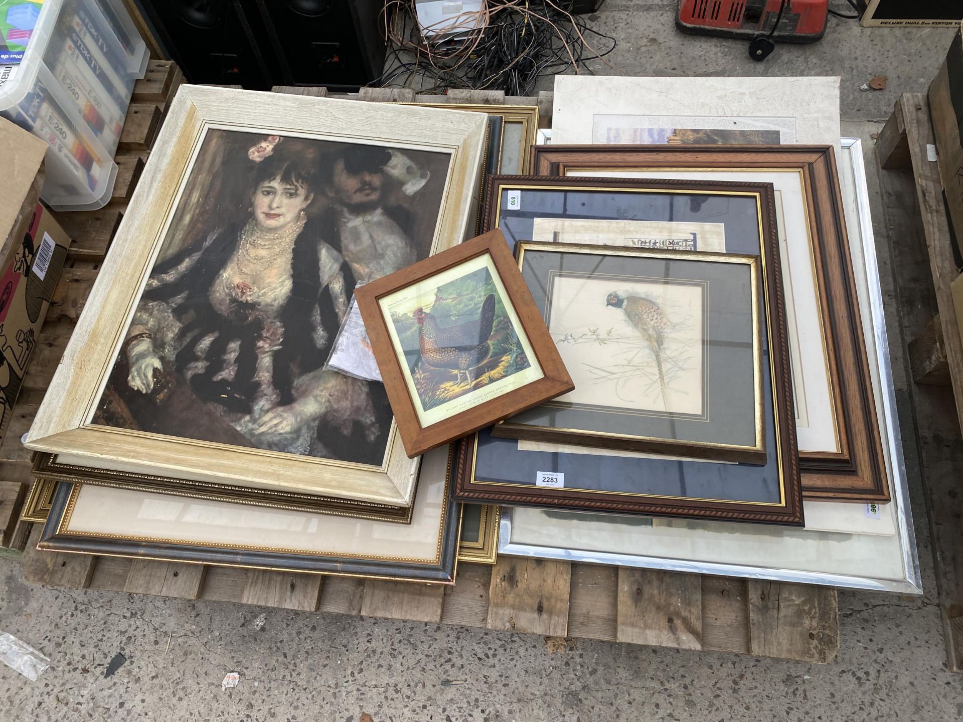 A LARGE ASSORTMENT OF FRAMED PRINTS