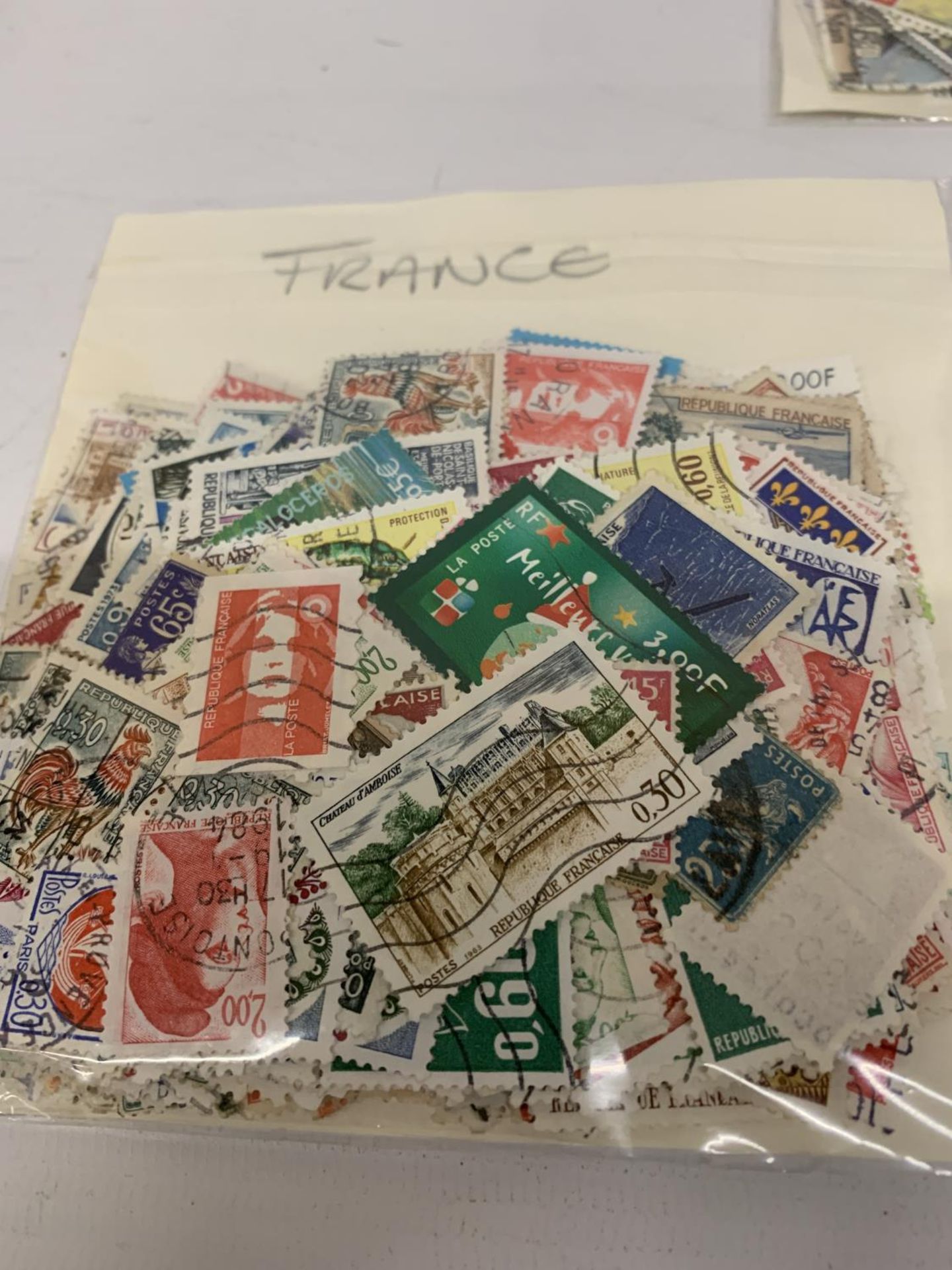 EIGHT BAGS OF LOOSE STAMPS TO INCLUDE FRANCE, BAILWICK OF GUERNSEY, ISLE OF MAN, AFRICA, ETC., - Image 3 of 5