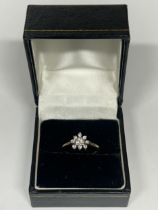 A 9CT YELLOW GOLD DAISY DESIGN RING SIZE J 1/2 COMPLETE WITH PRESENTATION BOX