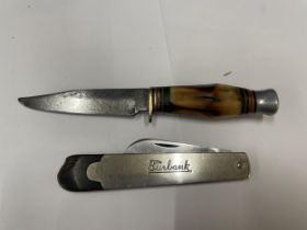 TWO VINTAGE KNIVES TO INCLUDE A IXL GEORGE WOSTENHOLM 'THE BURBANK' POCKET KNIFE AND A BONE HANDLED